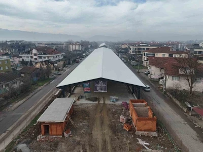 Fuar alanı ve tuhafiyeciler pazaryerinde yoğun tempo
