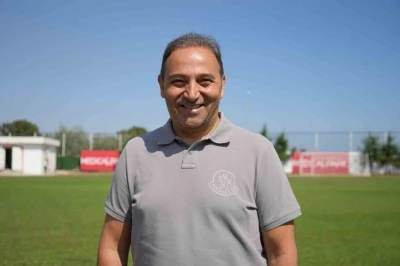 Fuat Çapa: &quot;UEFA listesine 2 yabancı oyuncu ekleyeceğiz&quot;
