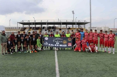Futbol maçında &quot;Kadına El Kalkamaz&quot; farkındalığı
