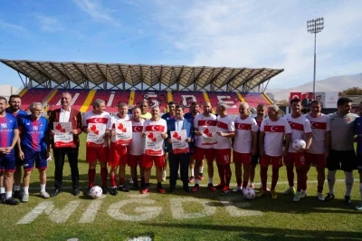 Futbolun efsane isimleri Niğde’de buluştu
