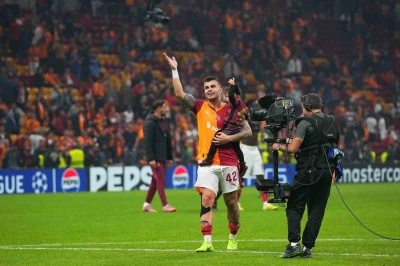 Galatasaray, Bodo/Glimt galibiyetini taraftarıyla kutladı
