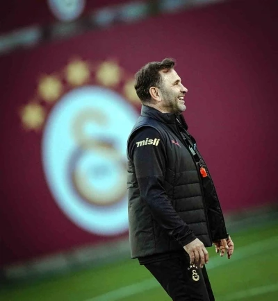 Galatasaray’da Osimhen antrenmanda yer aldı
