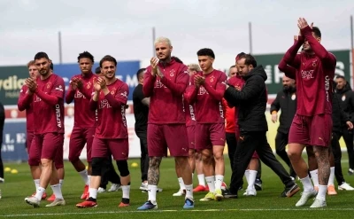 Galatasaray&rsquo;dan taraftarlara a&ccedil;ık antrenman
