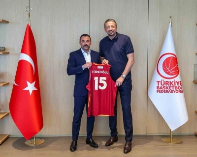 Galatasaray&rsquo;dan TBF Başkanı T&uuml;rkoğlu&rsquo;na ziyaret
