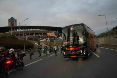 Galatasaray, derbi için stada geldi
