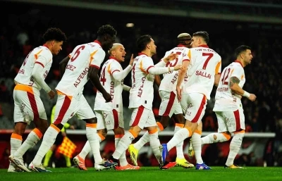Galatasaray ligdeki yenilmezlik serisini 7 ma&ccedil;a &ccedil;ıkardı
