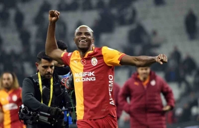 Galatasaray ma&ccedil; sonu &uuml;&ccedil;l&uuml;s&uuml; Victor Osimhen&rsquo;den
