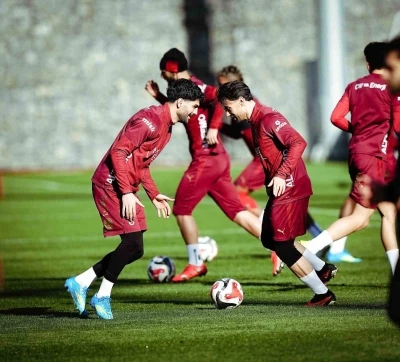 Galatasaray, Trabzonspor ma&ccedil;ı hazırlıklarını s&uuml;rd&uuml;rd&uuml;
