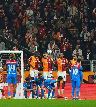 Galatasaray, UEFA Şampiyonlar Ligi&rsquo;nde puanını 10&rsquo;a &ccedil;ıkardı
