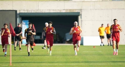 Galatasaray, yeni sezon hazırlıklarını s&uuml;rd&uuml;rd&uuml;
