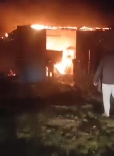 Garajda yangın &ccedil;ıktı trakt&ouml;r kullanılamaz hale geldi
