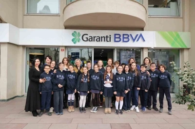 Garanti BBVA şubelerini &ouml;ğrencilere a&ccedil;ıyor
