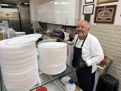 Gariban pilavcısı ‘Haluk Baba’ öğrencilerin ve dar gelirlilerin uğrak noktası
