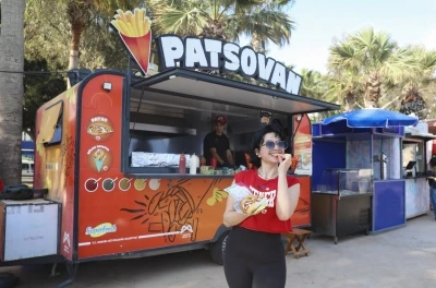Gastrokaravanlar Mersin sahiline lezzet kattı
