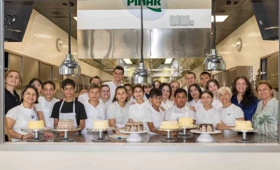 Gastronomi &ouml;ğrencileri ve işitme engelli gen&ccedil;ler mutfakta buluştu
