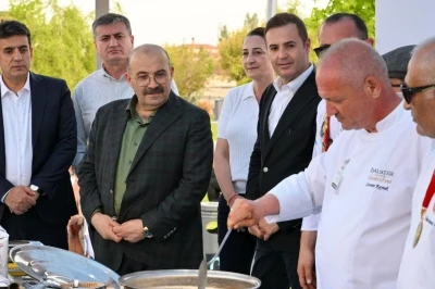 Gastronominin kalbi &uuml;&ccedil; g&uuml;n boyunca Balıkesir&rsquo;de attı
