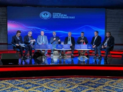 Gayretli: &quot;Türkiye, Türk dünyasının lider ülkesi olma yolunda ilerliyor&quot;
