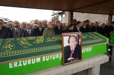 Gazeteci Feridun Fazıl &Ouml;zsoy dualarla son yolculuğuna uğurlandı
