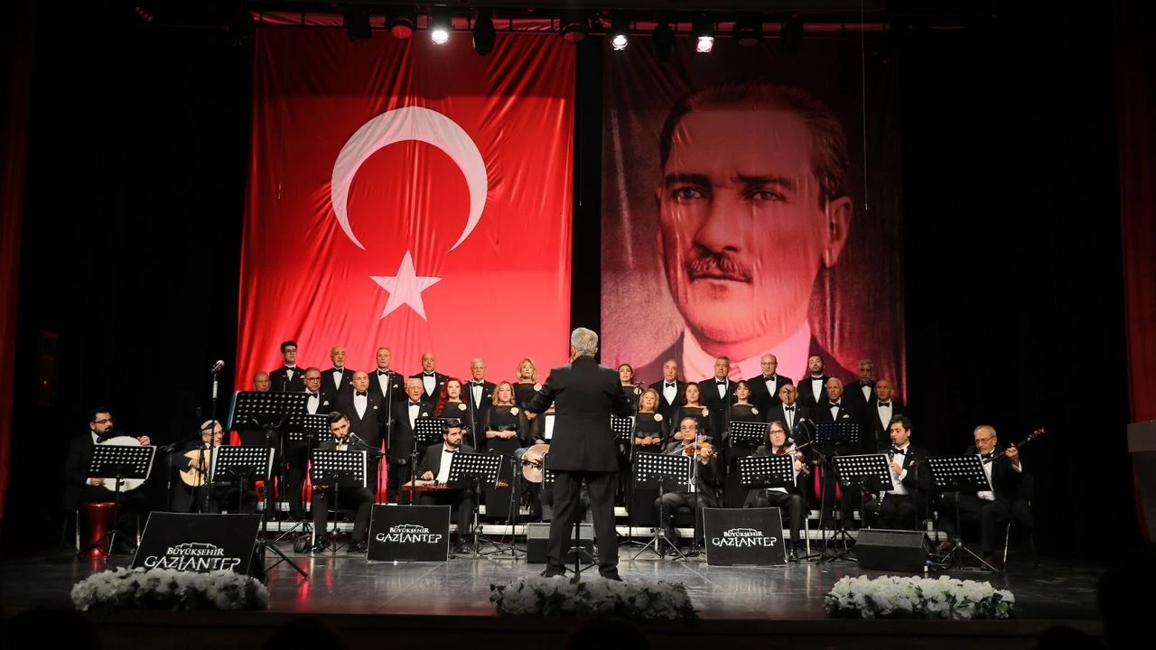 Gazi Şehir, Ulu Önder’i Şarkılarla Andı