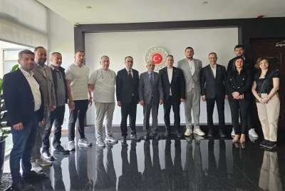 Gaziantep Ayakkabı Sekt&ouml;r&uuml; &Ccedil;in&rsquo;de Vitrine &Ccedil;ıktı
