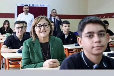 Gaziantep B&uuml;y&uuml;kşehir Belediye Başkanı Fatma Şahin&rsquo;den LGS Birincilerine Unutulmayacak &Ouml;d&uuml;l