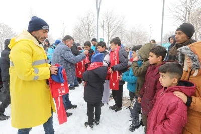 Gaziantep B&uuml;y&uuml;kşehir Belediyesi&rsquo;nden &Ccedil;ocuklara Kar S&uuml;rprizi