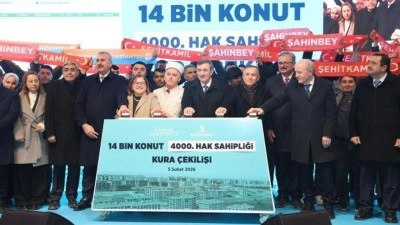 Gaziantep B&uuml;y&uuml;kşehir'den miting gibi kura &ccedil;ekimi!