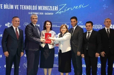 Gaziantep B&uuml;y&uuml;kşehir ev sahipliğinde 5&rsquo;inci T&uuml;rkiye Bilim ve Teknoloji Merkezleri Zirvesi d&uuml;zenlendi
