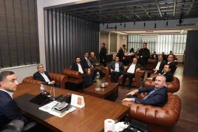 Gaziantep Ekonomisinin Lokomotifi Erdem Soft’a Gül ve AK Parti heyetinden Ziyaret