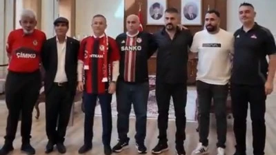 Gaziantep FK Amigoları ve Taraftar Liderlerinden Vali Çeber’e Ziyaret