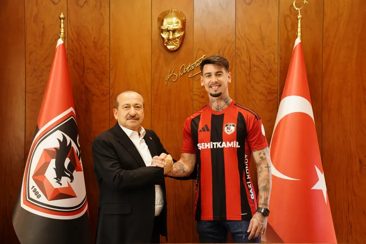 Gaziantep FK, İspanyol sağ bek Luis Perez’i transfer etti