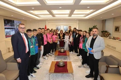 Gaziantep&rsquo;in şampiyonları, Şahin ile bir araya geldi
