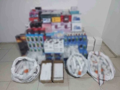Gaziantep&rsquo;te 1,3 milyon TL&rsquo;lik ka&ccedil;ak elektronik eşya ele ge&ccedil;irildi: 1 g&ouml;zaltı
