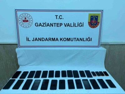 Gaziantep&rsquo;te 1,7 milyon TL değerinde ka&ccedil;ak cep telefonu ele ge&ccedil;irildi