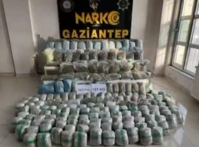 Gaziantep&rsquo;te 121 kilo skunk ele ge&ccedil;irildi: 1 şahıs tutuklandı