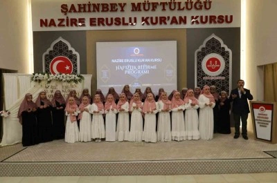 Gaziantep&rsquo;te 16 &ouml;ğrenci icazet merasiminde hafızlık belgelerini aldı