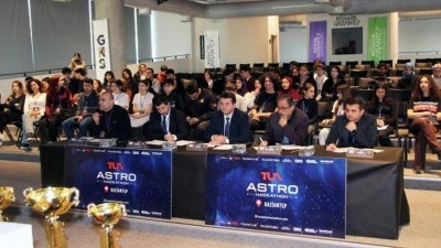 Gaziantep'te 36 saat kesintisiz s&uuml;ren yarışmalarda gen&ccedil;ler birincilik i&ccedil;in ter d&ouml;kt&uuml;