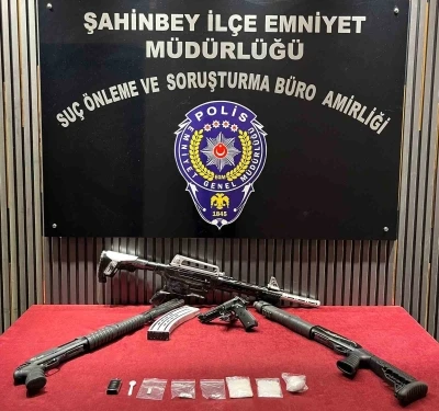 Gaziantep&rsquo;te 4 afet ruhsatsız silah ele ge&ccedil;irildi: 2 g&ouml;zaltı
