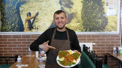 Gaziantep&rsquo;te AB tescilli lahmacun sarımsaklı ve sebzeli yapılıyor
