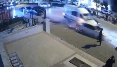 Gaziantep&rsquo;te ambulansın karıştığı zincirleme kazada 3 kişi yaralandı