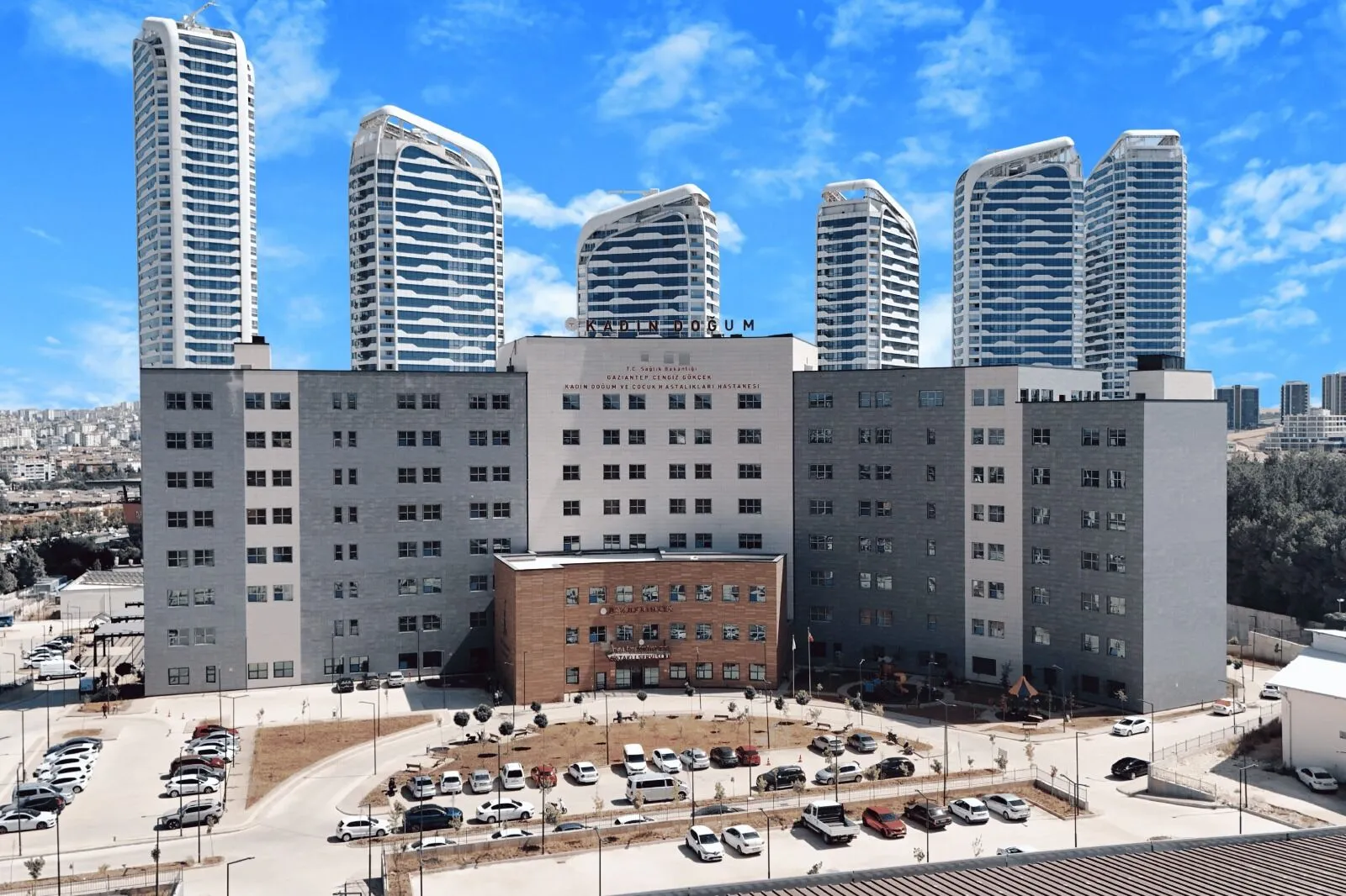 Gaziantep'te Anne ve &Ccedil;ocuk Sağlığına Dev Yatırım! 300 Yataklı Yeni Hastane Binası Hizmete Girdi
