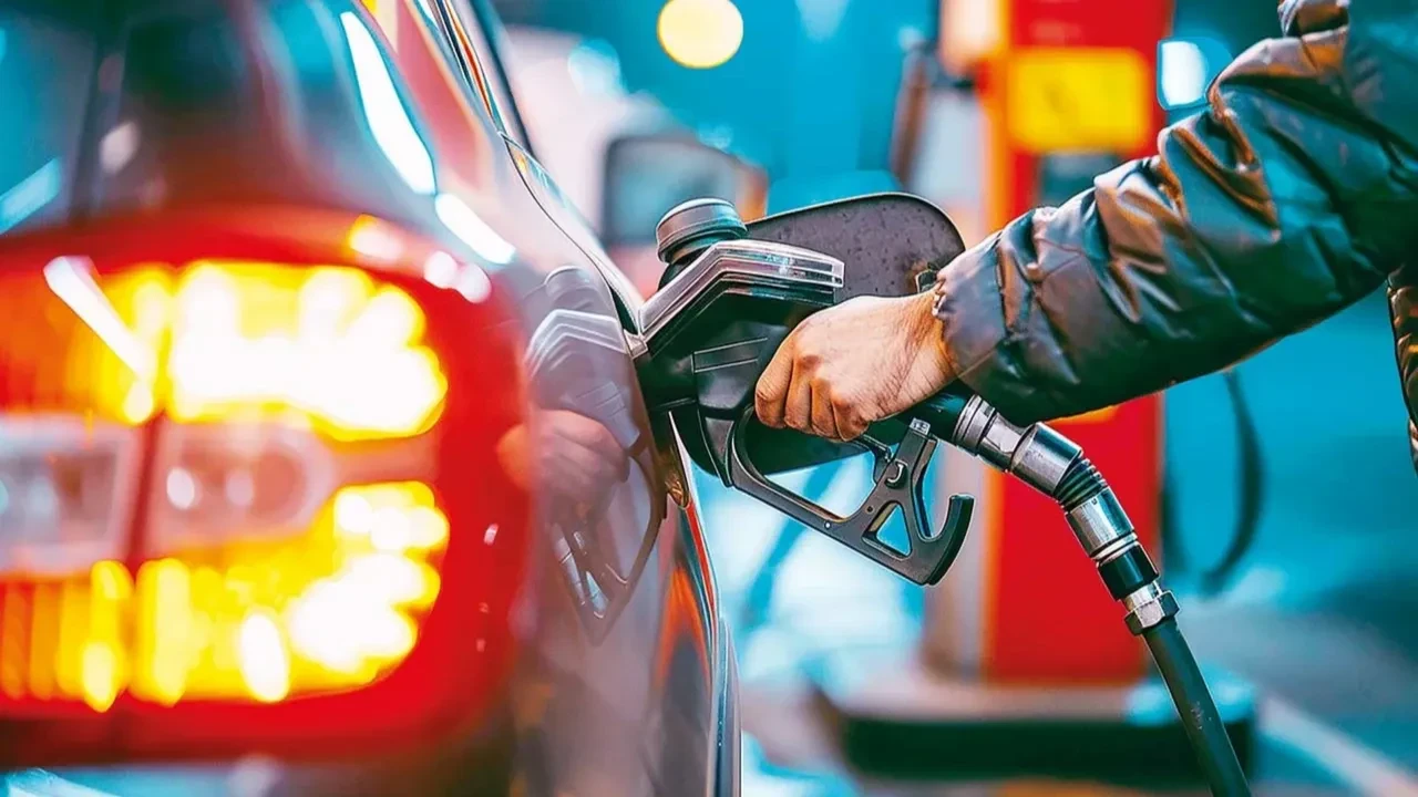 Gaziantep&rsquo;te Ara&ccedil; Sahiplerine &Ccedil;ifte Haber, Benzine Zam, LPG&rsquo;ye İndirim