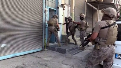 Gaziantep'te aranan şahıslara şafak operasyonu: 10 gözaltı