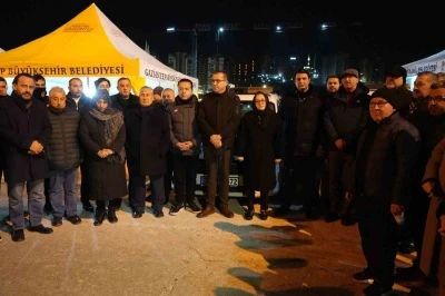 Gaziantep&rsquo;te deprem şehitleri 3&rsquo;&uuml;nc&uuml; yılında g&ouml;z yaşlarıyla anıldı
