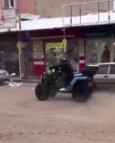 Gaziantep&rsquo;te drift atan 2 s&uuml;r&uuml;c&uuml;ye ceza: Tehlike sa&ccedil;tıkları anlar kamerada
