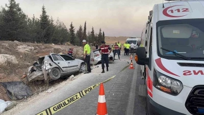 Gaziantep’te iki otomobil çarpıştı: 3 ölü, 3 yaralı
