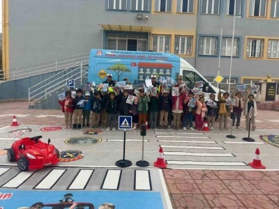Gaziantep&rsquo;te jandarmadan 126 &ouml;ğrenciye trafik eğitimi
