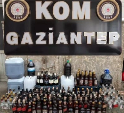 Gaziantep&rsquo;te ka&ccedil;ak alkol operasyonu: 2 g&ouml;zaltı