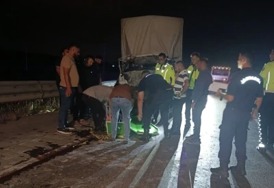 Gaziantep’te kamyonet kamyona arkadan çarptı: 1 ölü, 1 ağır yaralı
