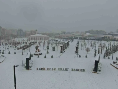 Gaziantep&rsquo;te kar manzarası havadan g&ouml;r&uuml;nt&uuml;lendi
